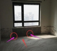 不喜欢飘窗户型，把飘窗砸了之后，发现"隐患"，幸亏发现及时