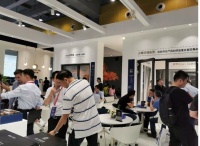 欣畅门窗展厅人流如织，重磅新品凸显“钻石品质”