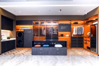 高端衣服送洗没时间？卡萨帝：在家护理就对了