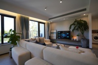 上半年营收及净利双降，定制三巨头特殊年份半年报预示着什么