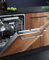 美的中式灭菌洗碗机搭载IoT智控系统，随心智享新洗消