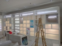 ​商店展柜泡水后重复使用？这些问题你未必知！