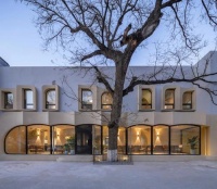 寻找最初的未来 老库房的“窑洞”式空间改造