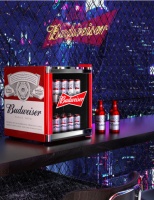 HCK哈士奇联名百威，打造你的专属私藏空间！