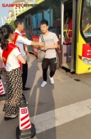 帅丰助力高考|考场外这温暖一幕令人动容