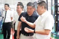 伊盾门窗：加强企业交流，共谋发展之道