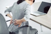 经常腰痛的人用什么床垫好？