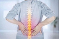 腰痛人的春天，东宝床垫呵护脊椎健康