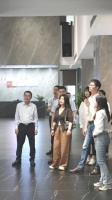 岚庭集团考察人员莅临顺辉瓷砖·岩板参观交流
