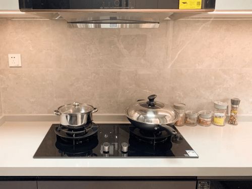 厨房瓷砖怎么选？巧用冠珠瓷砖打造出美观又实用的餐厨空间