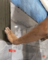 20年施工师傅都可能会搞错,错误的瓷砖胶使用方法你踩雷了吗?
