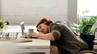 斯丽比迪：一“脊”之力唤醒健康睡眠