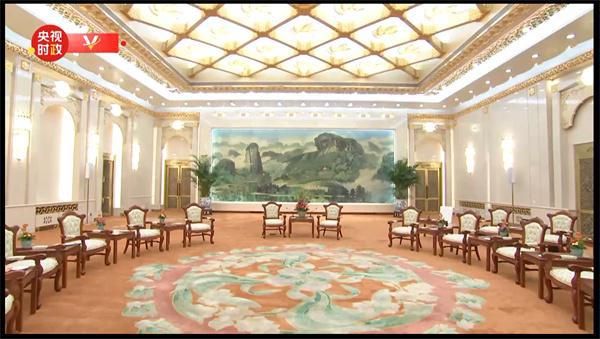 李忠信红木：以匠心叩问百年，让品牌照亮文化传承之路