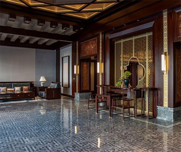 双节狂欢：李忠信红木厂购正酣，畅享艺术之旅新体验
