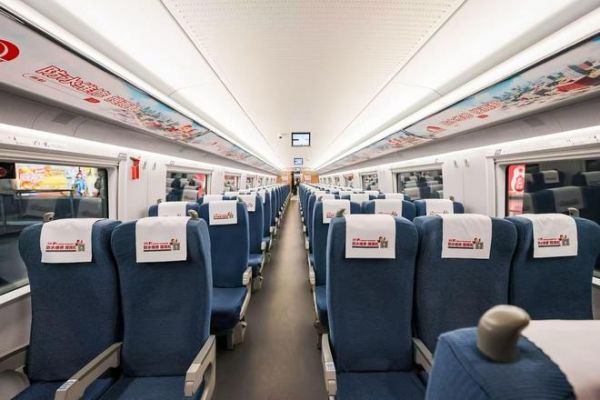 东方雨虹冠名高铁:“隐形冠军”的破圈之道