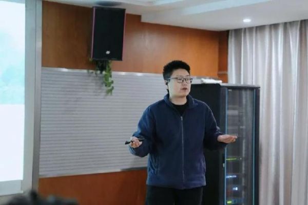 强强联合 共筑品质人居——热烈欢迎南京冠全装饰团队一行莅临莫干山地板考察交流