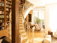 不羁的优雅，自在的秩序：白皮诗设计施敏敏与她的诗意美学