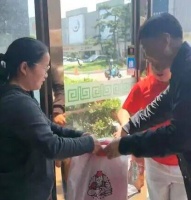 五一致敬建材劳动者，总裁带队走访一线