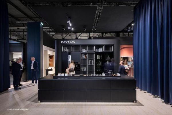 米兰双展收官，德国旭勒橱柜以光影艺术重构高阶厨居美学