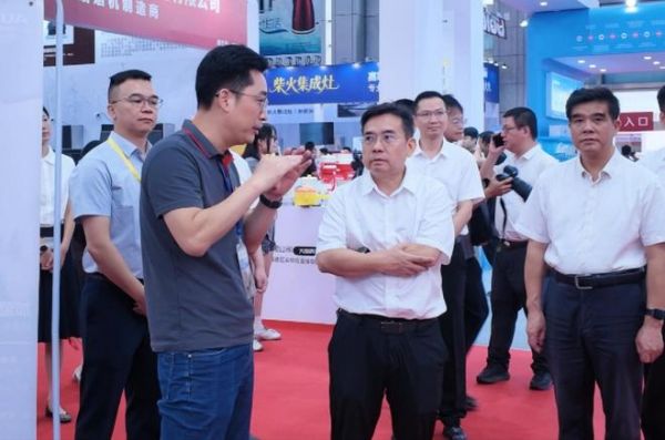 网易家居厨卫探展｜专访普田厨电邓剑林：34年匠心深耕，差异化产品+全维渠道赋能突围市场 