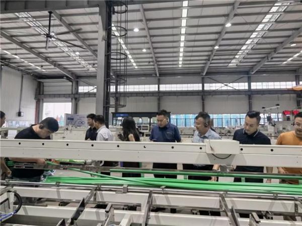 共探匠心筑家之路|星艺装饰集团赴日丰参观交流